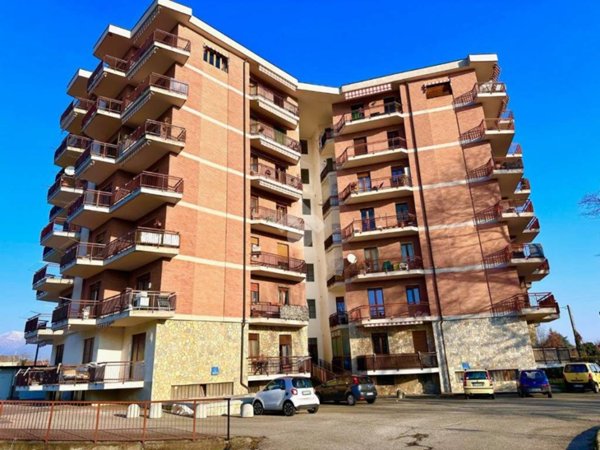 appartamento in vendita a Robassomero