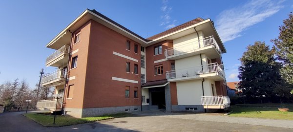 appartamento in vendita a Robassomero