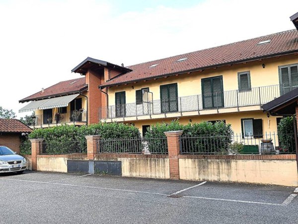 appartamento in vendita a Robassomero