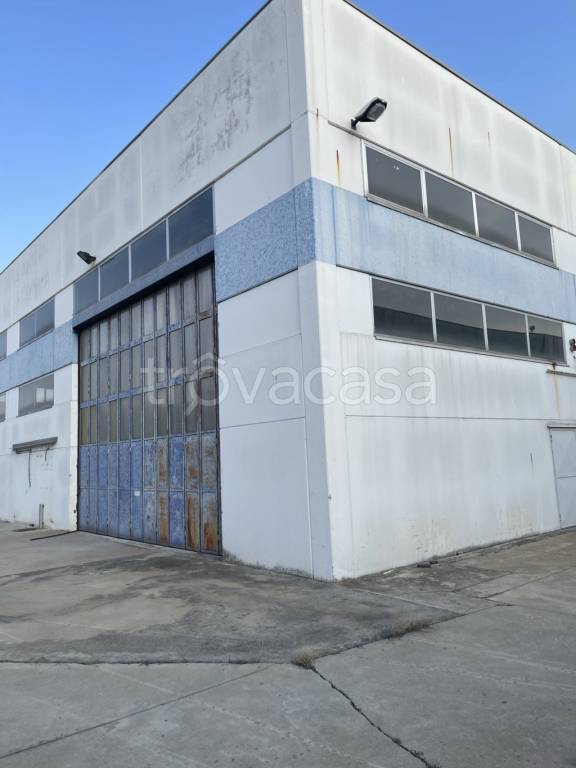 locale commerciale in vendita a Robassomero