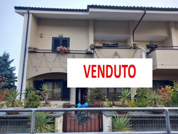 casa indipendente in vendita a Robassomero