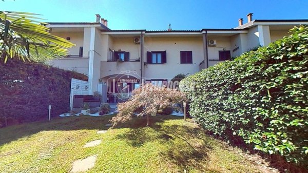 casa indipendente in vendita a Robassomero