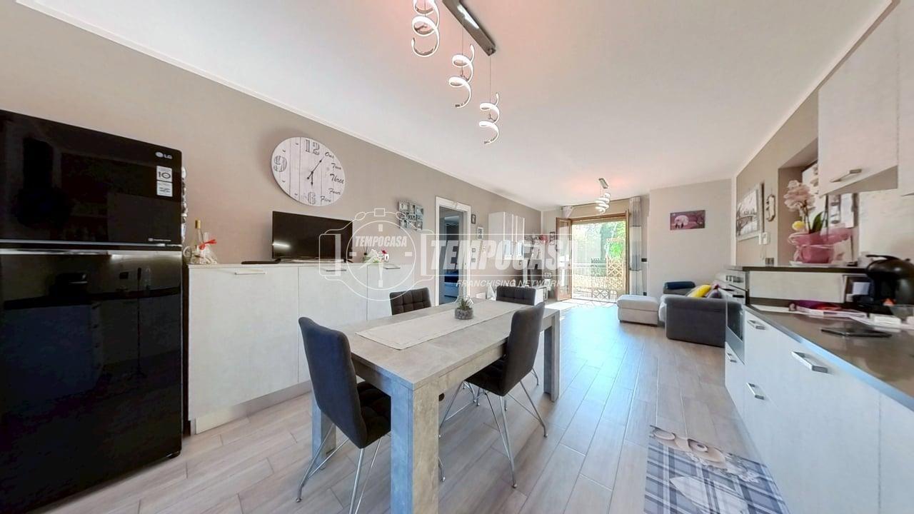 appartamento in vendita a Robassomero