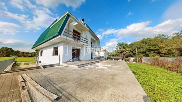 casa indipendente in vendita a Robassomero