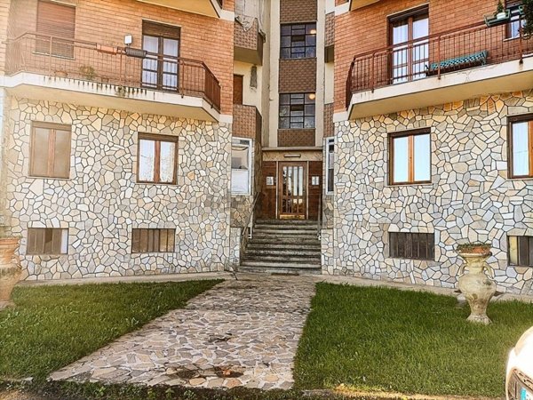 appartamento in vendita a Robassomero