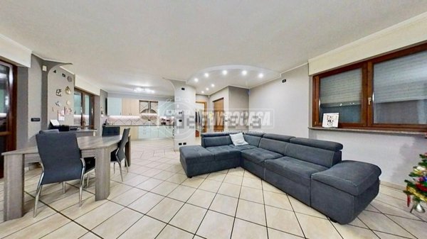 casa indipendente in vendita a Robassomero