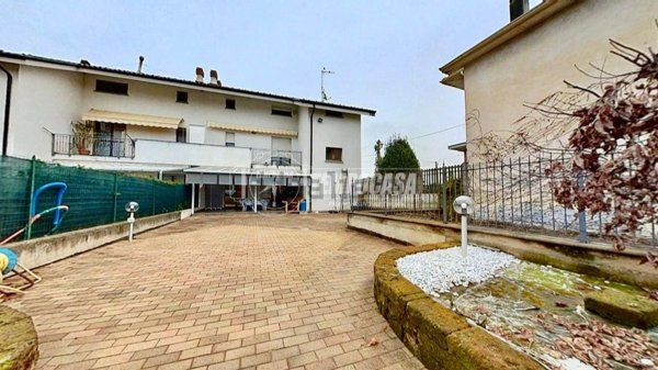 casa indipendente in vendita a Robassomero