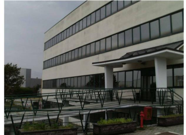 locale commerciale in vendita a Robassomero