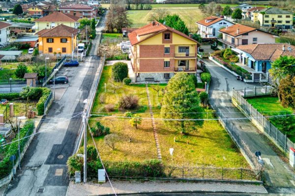 appartamento in vendita a Robassomero