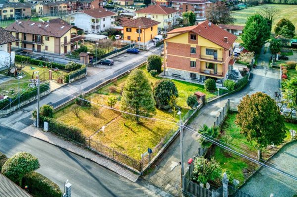 appartamento in vendita a Robassomero