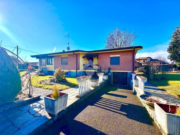 casa indipendente in vendita a Robassomero