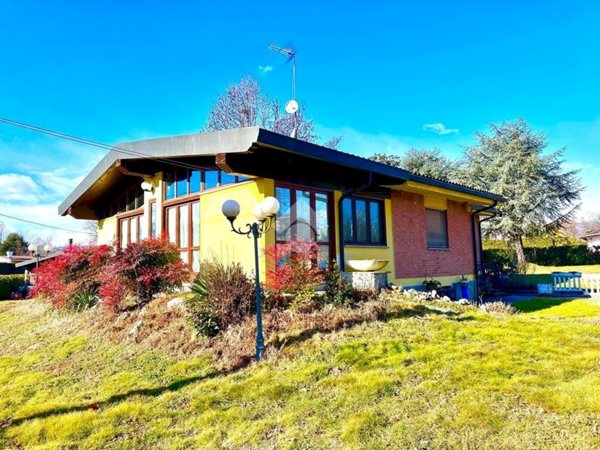 casa indipendente in vendita a Robassomero