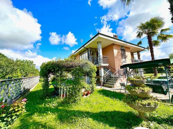 casa indipendente in vendita a Robassomero