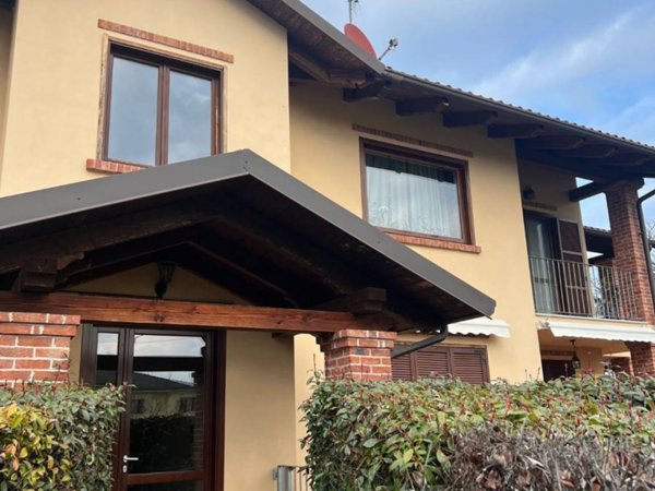 appartamento in vendita a Robassomero