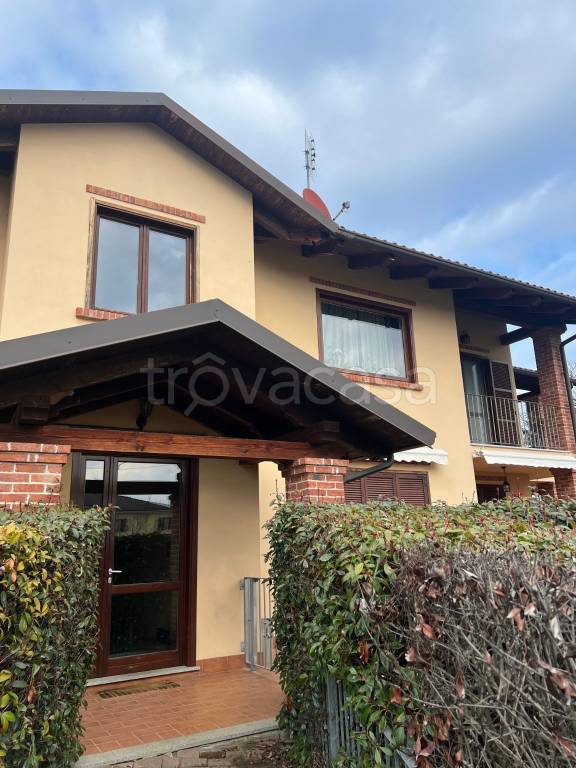 appartamento in vendita a Robassomero