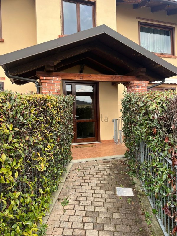 appartamento in vendita a Robassomero