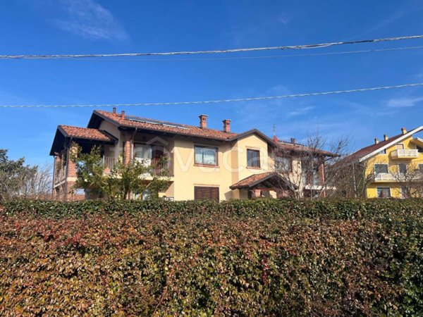 appartamento in vendita a Robassomero