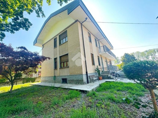 casa indipendente in vendita a Robassomero