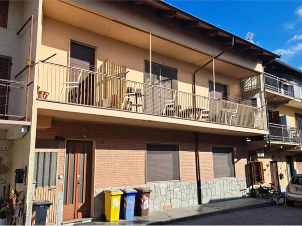 casa indipendente in vendita a Robassomero
