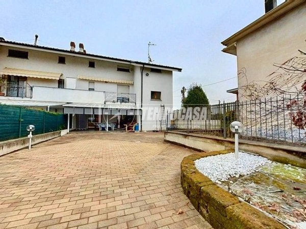 casa indipendente in vendita a Robassomero