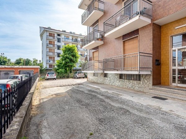appartamento in vendita a Robassomero