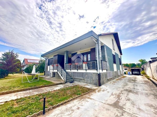 casa indipendente in vendita a Robassomero
