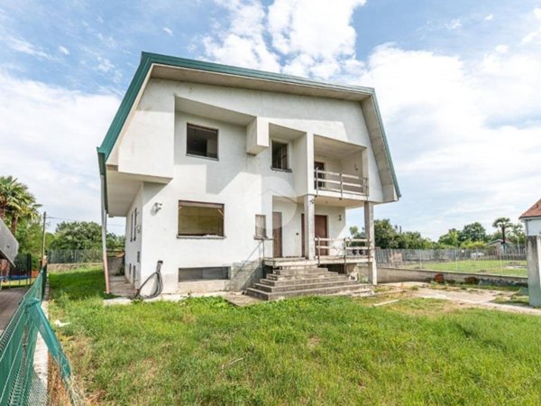 casa indipendente in vendita a Robassomero