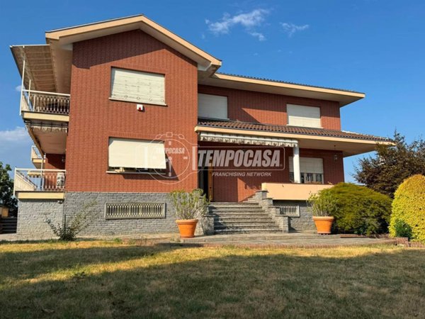 appartamento in vendita a Robassomero