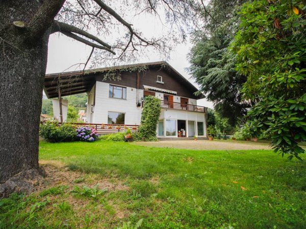 casa indipendente in vendita a Rocca Canavese