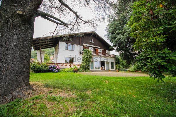 casa indipendente in vendita a Rocca Canavese