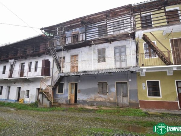 casa indipendente in vendita a Rocca Canavese