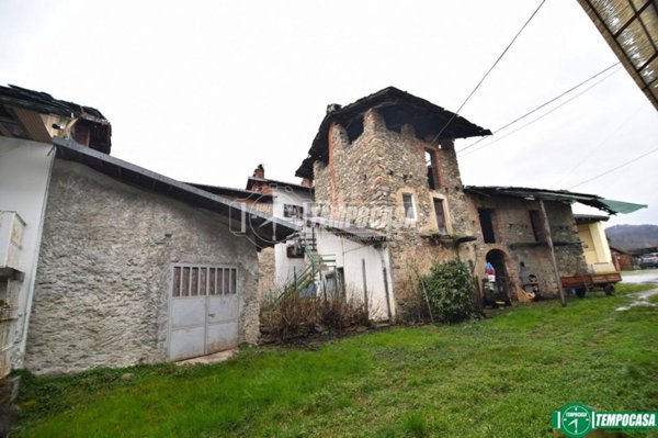 casa indipendente in vendita a Rocca Canavese