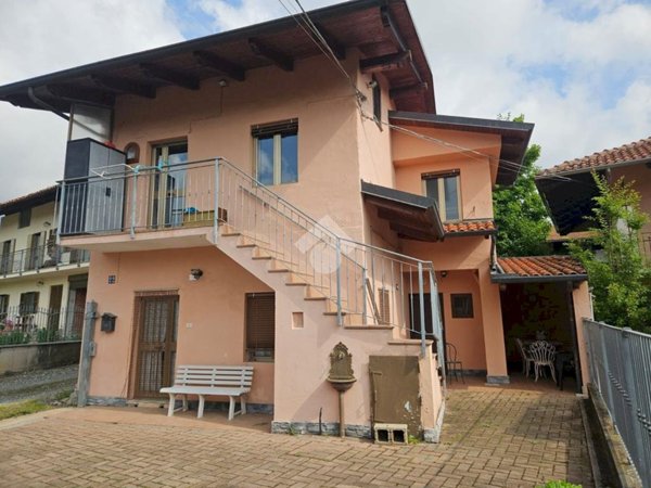 casa semindipendente in vendita a Rocca Canavese