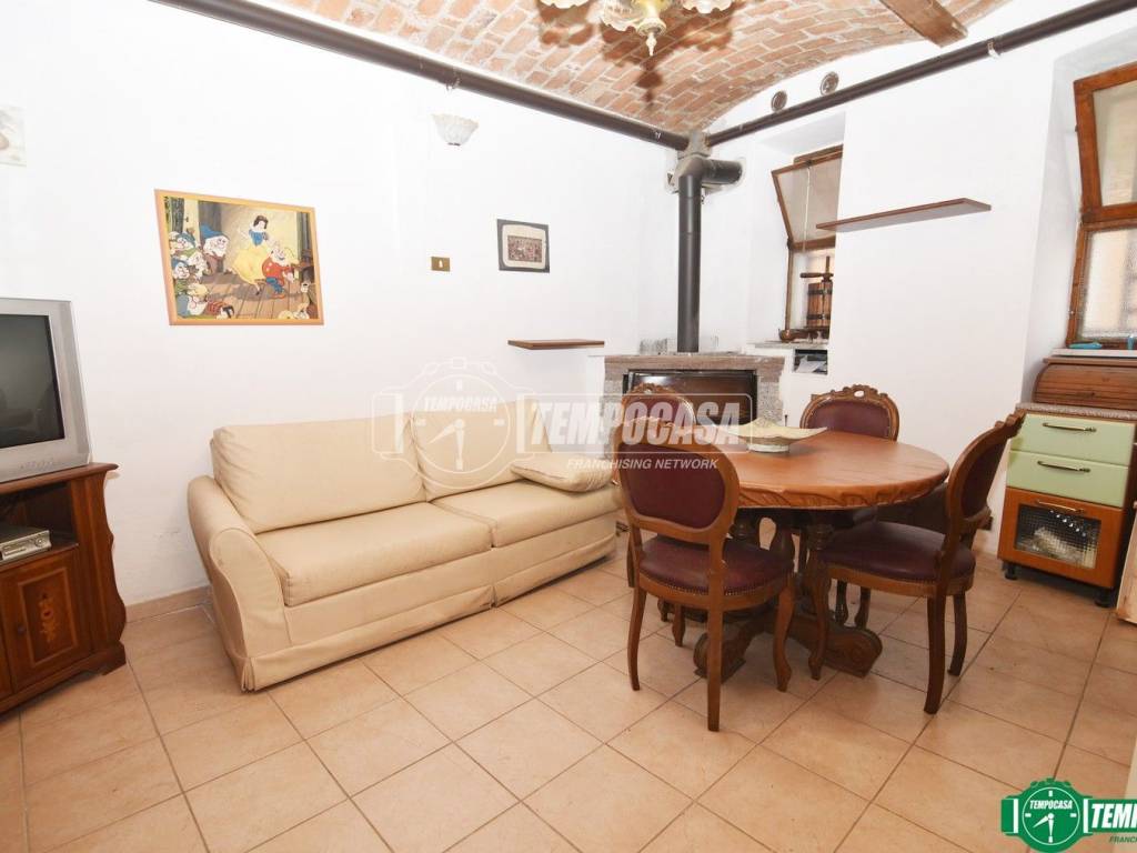 casa indipendente in vendita a Rocca Canavese