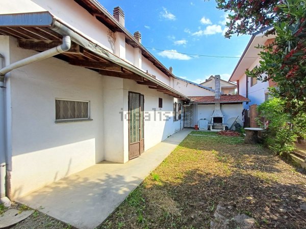 casa indipendente in vendita a Rocca Canavese