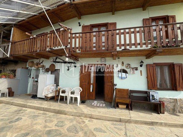 casa indipendente in vendita a Rocca Canavese