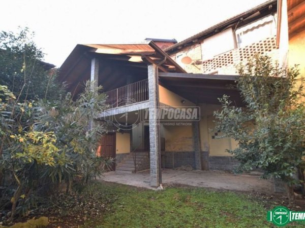 casa indipendente in vendita a Rocca Canavese