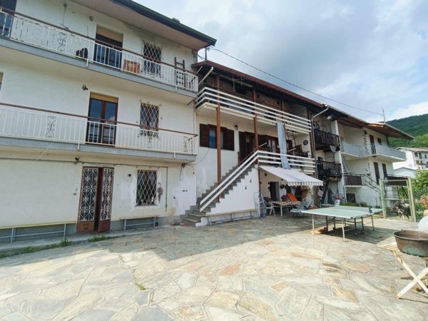 casa indipendente in vendita a Rocca Canavese