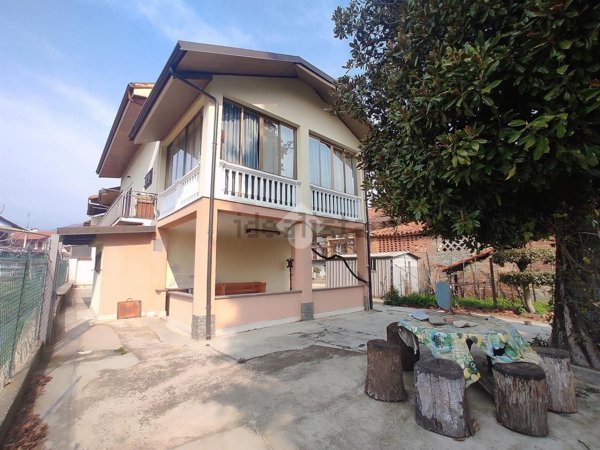 casa indipendente in vendita a Rocca Canavese