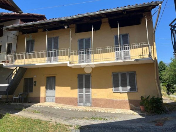 casa semindipendente in vendita a Rocca Canavese