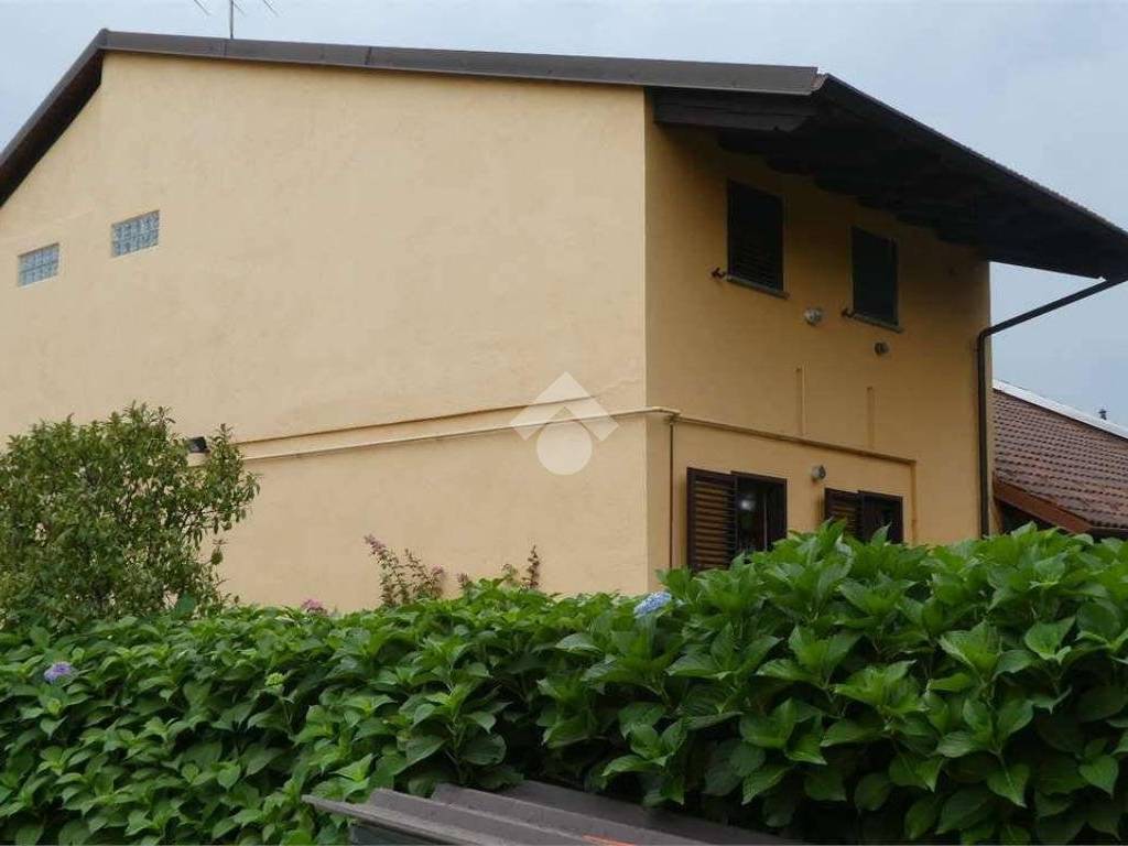 casa indipendente in vendita a Rocca Canavese