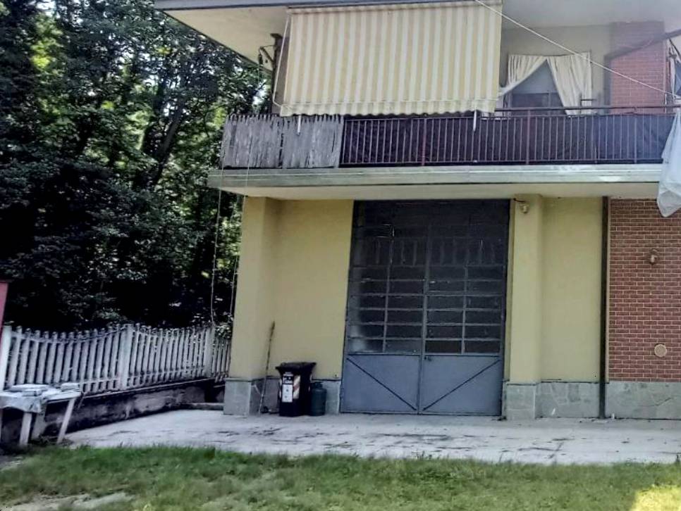 casa indipendente in vendita a Rocca Canavese