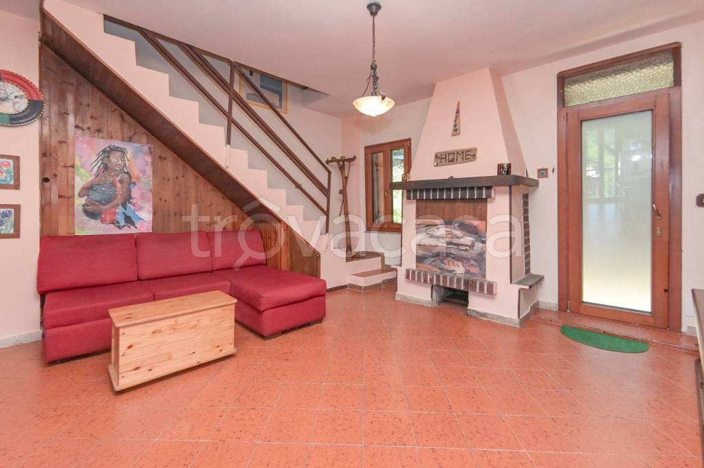 casa indipendente in vendita a Rocca Canavese