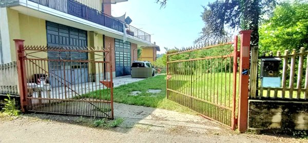 casa indipendente in vendita a Rocca Canavese