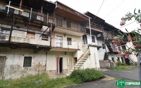 casa indipendente in vendita a Rocca Canavese