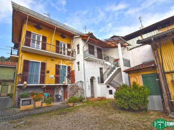 casa indipendente in vendita a Rocca Canavese