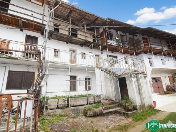 casa indipendente in vendita a Rocca Canavese