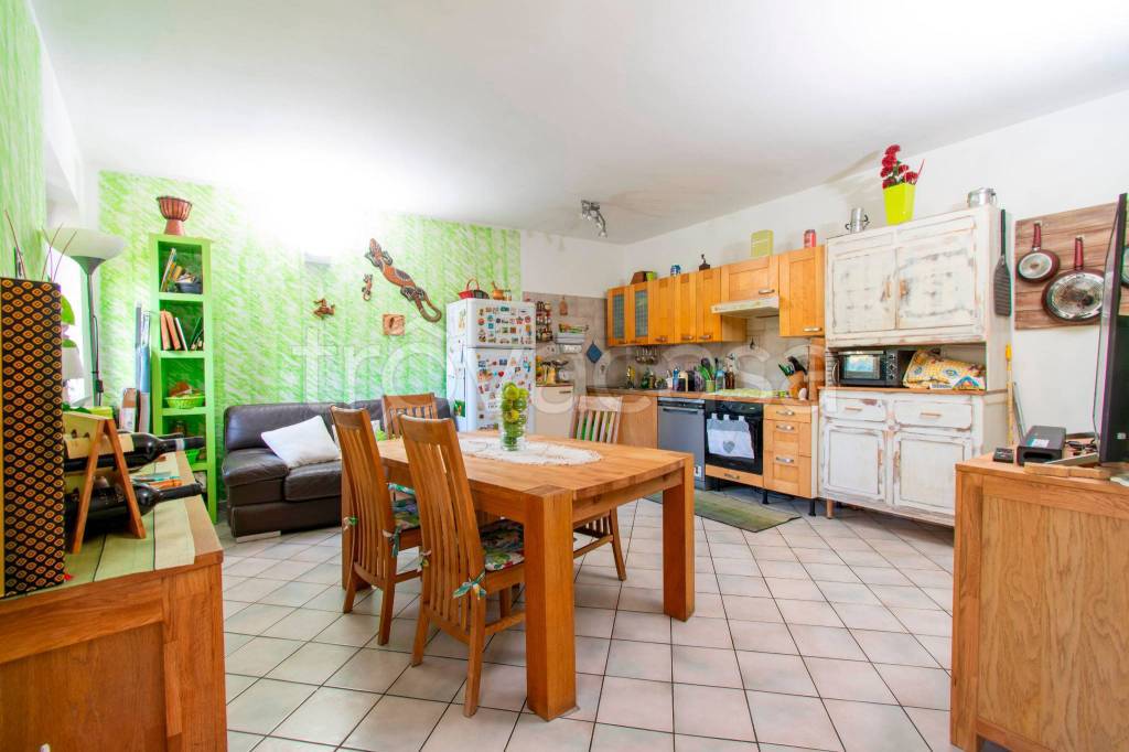 casa indipendente in vendita a Rocca Canavese