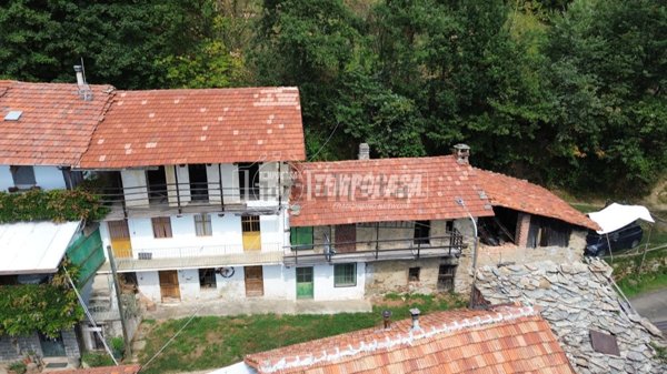 casa indipendente in vendita a Rocca Canavese