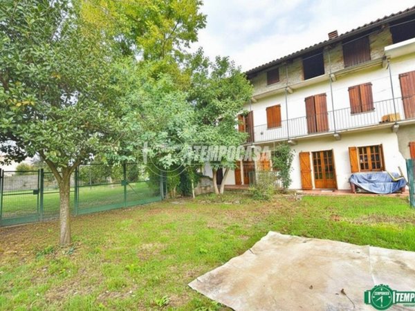 casa indipendente in vendita a Rocca Canavese